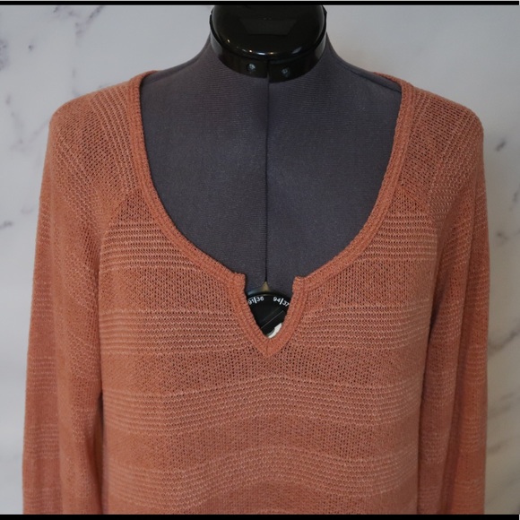 NWOT Charlotte Russe Pink Sweater Size L - Picture 2 of 4